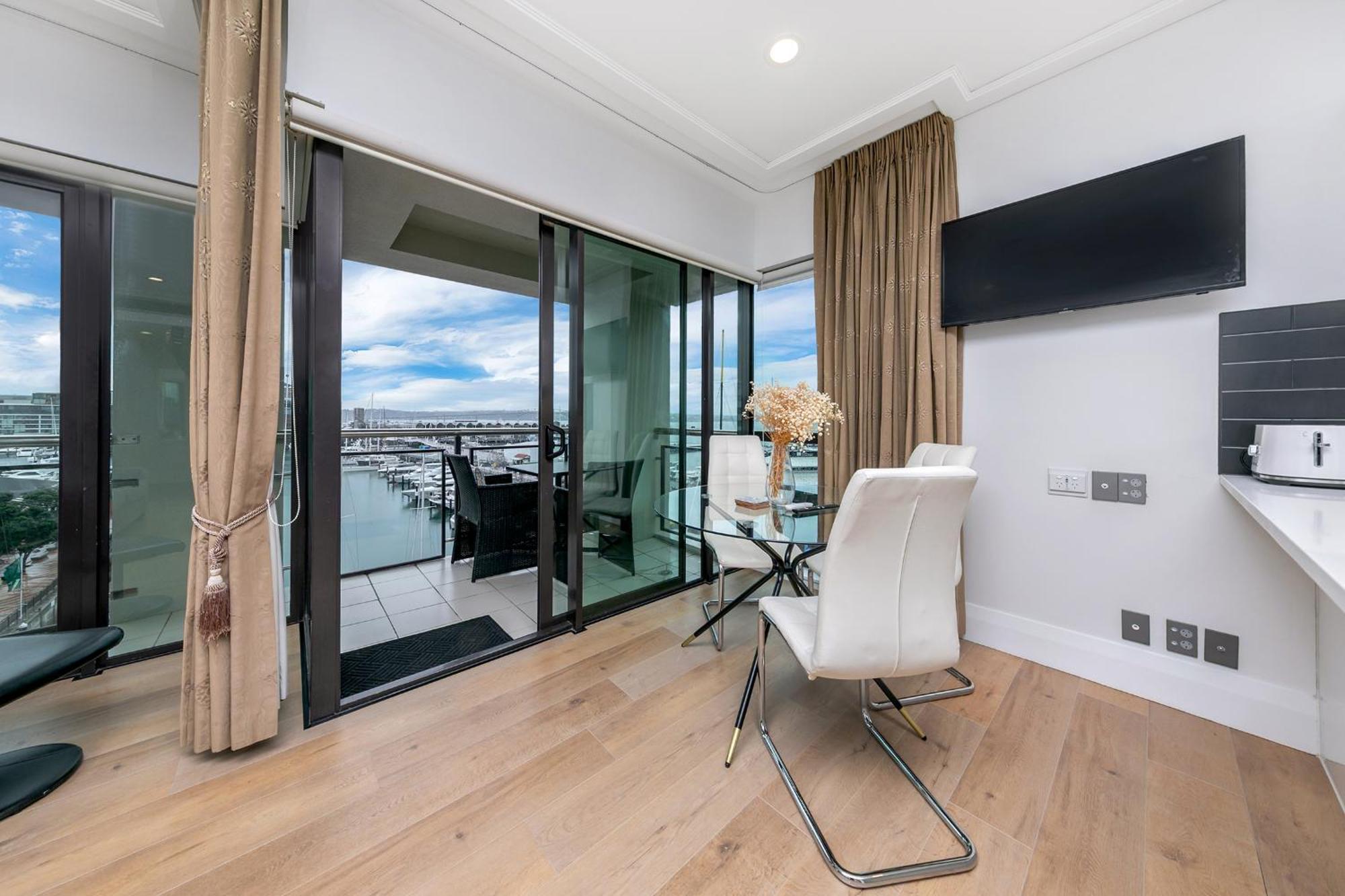 Exquisite Sun Soaked Corner Apartment Auckland Exterior foto